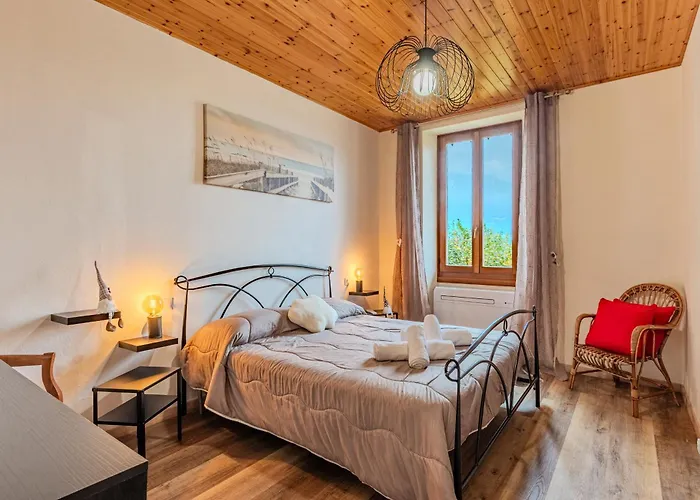 Appartement Castagno 1 & 2 On The Wayfarer's Path With Ac And Wifi *