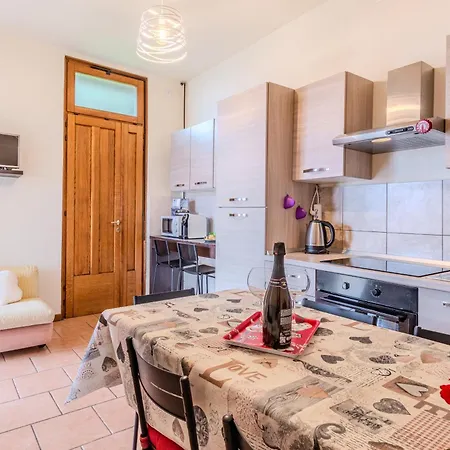 Casa Castagno 2 Sul Sentiero Del Viandante•ac•wifi Daire