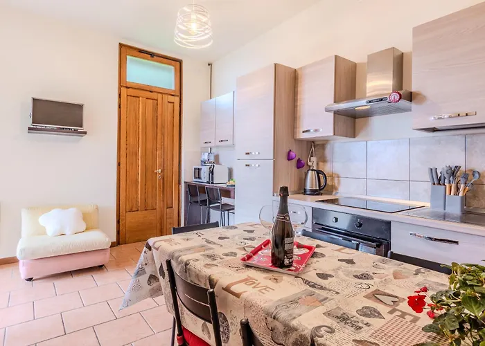 Castagno 2 On The Wayfarer's Path With Ac And Wifi Apartman